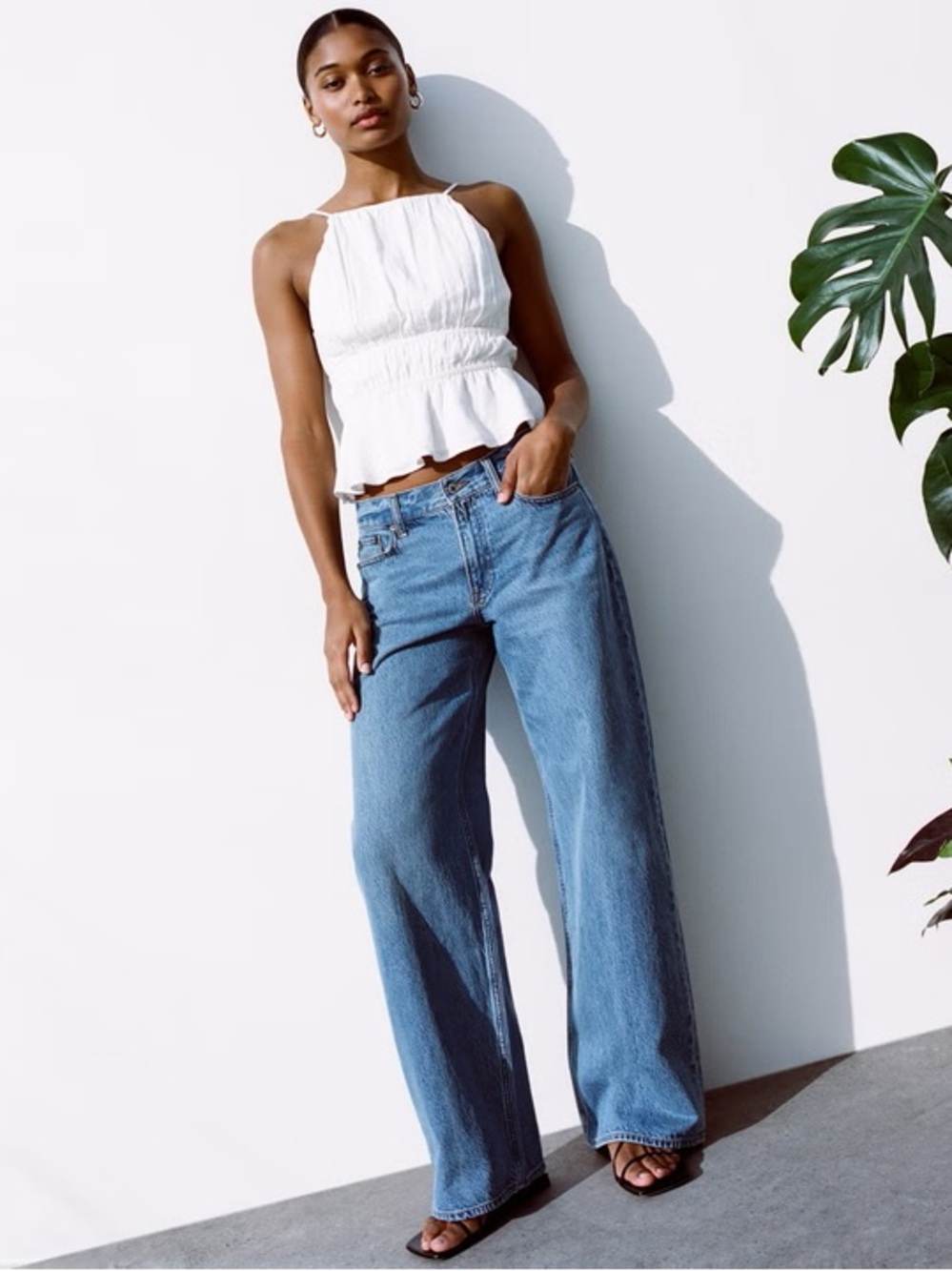 Abercrombie & Fitch A&F Curve Love Low Rise Ultra Loose Wide Leg Jeans 26L